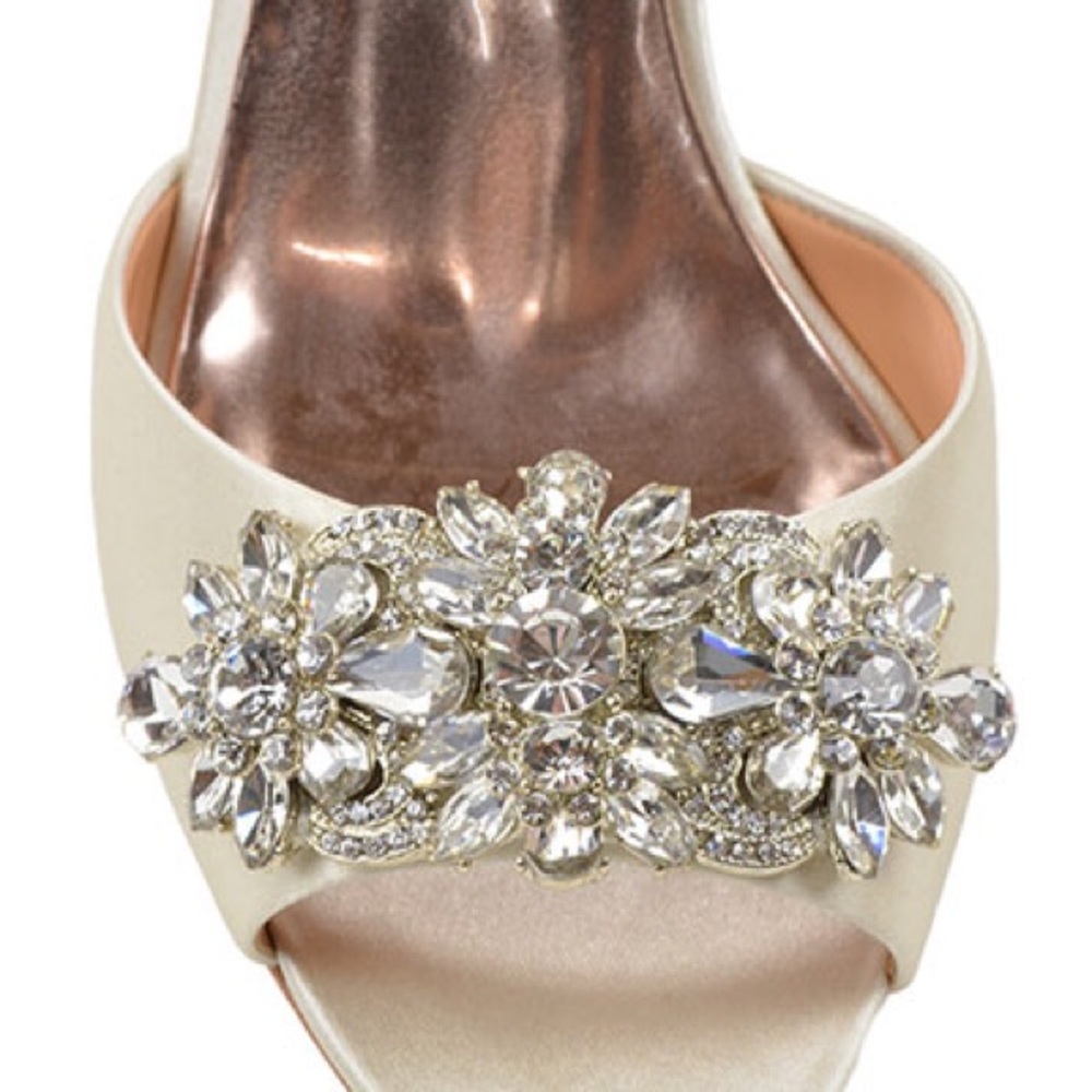 Badgley Mischka Shoes - Picture 6 of 11